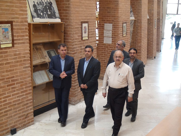 بازدید دکتر ریاحی رئیس علوم پزشکی گلستان(9-4-95)
